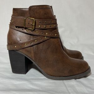 Sugar Poppies  Ankle Boots. Size 9.5 Brown. All Man Made Materials. 3.5 in heel.